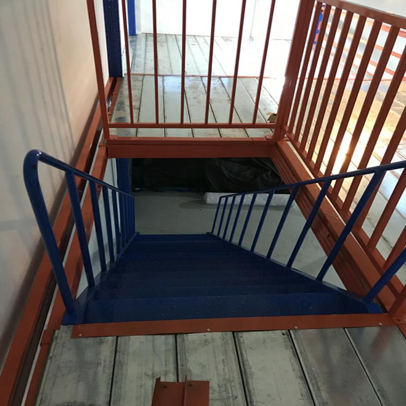 中聯(lián)信公司的貨架真不錯